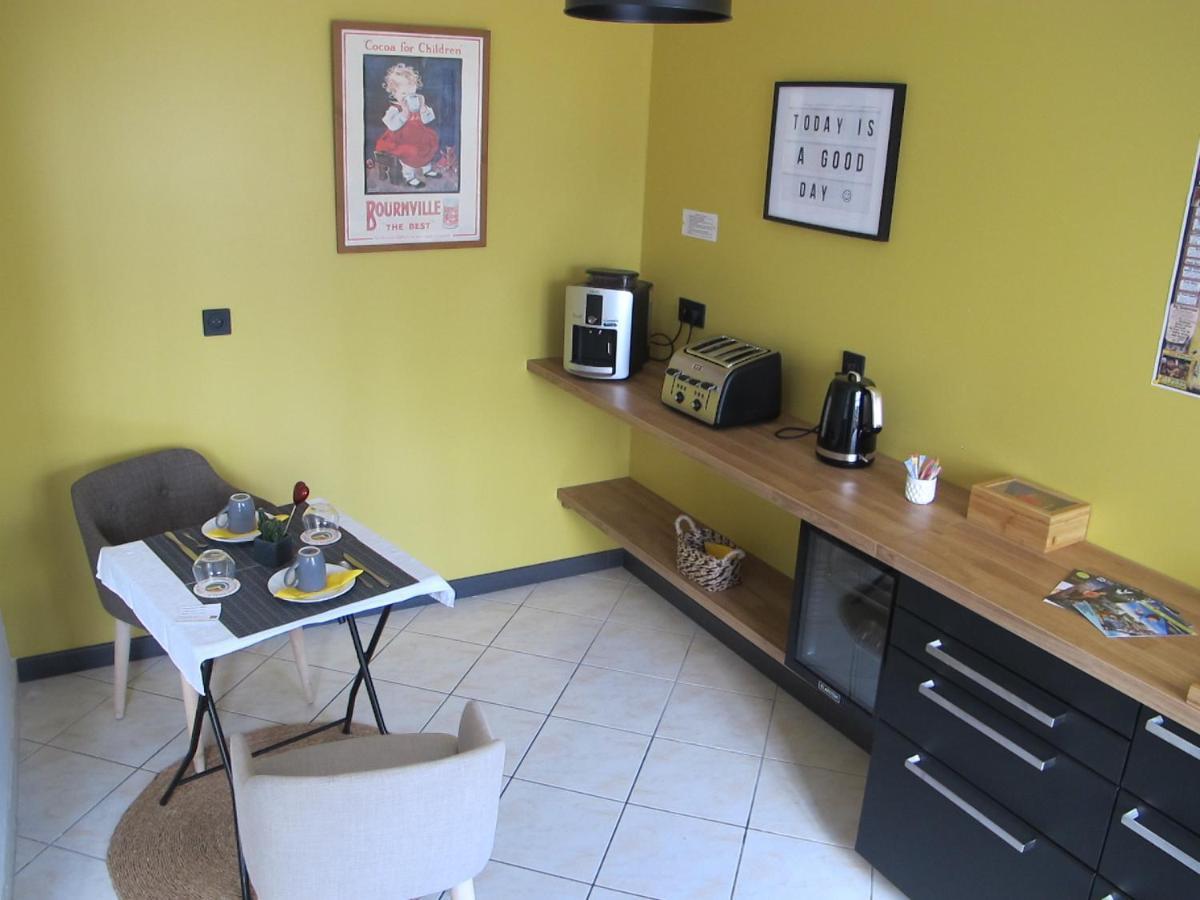 Le104Bis Bed & Breakfast Поатие Екстериор снимка