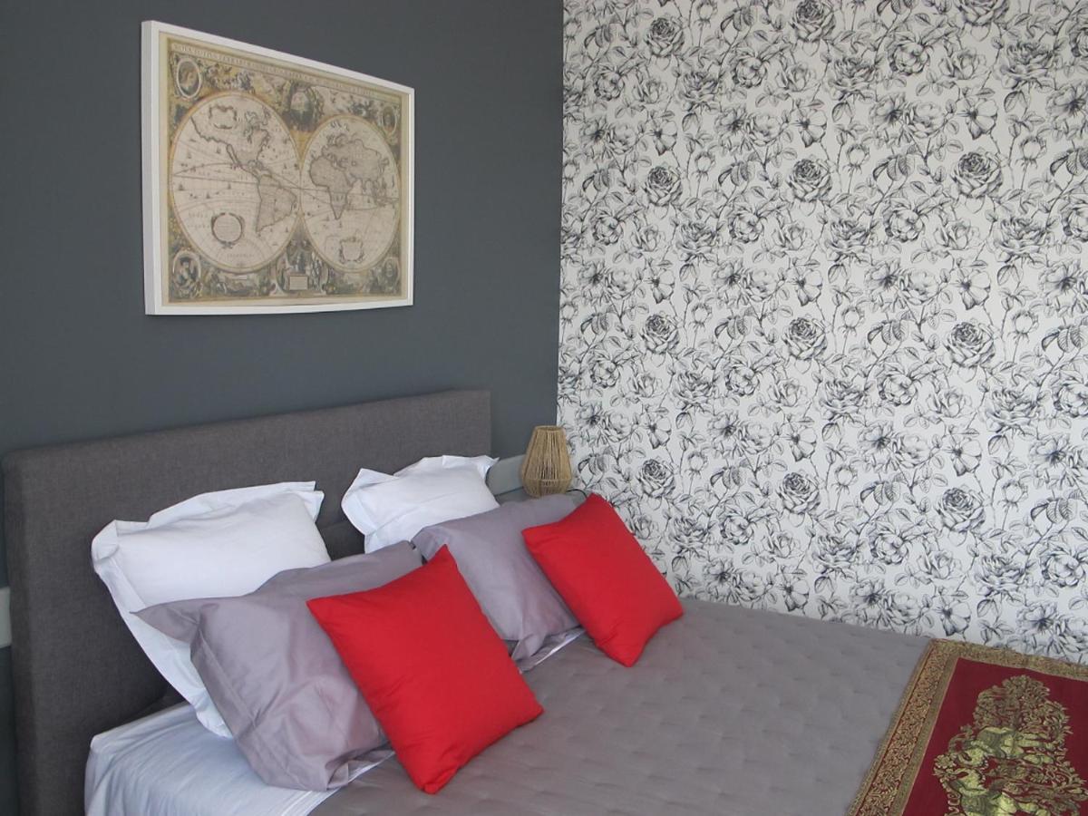 Le104Bis Bed & Breakfast Поатие Екстериор снимка