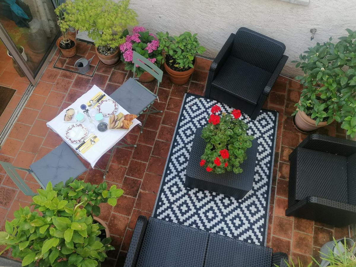 Le104Bis Bed & Breakfast Поатие Екстериор снимка
